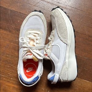 NIKE Waffle Debut 70s Sneakers